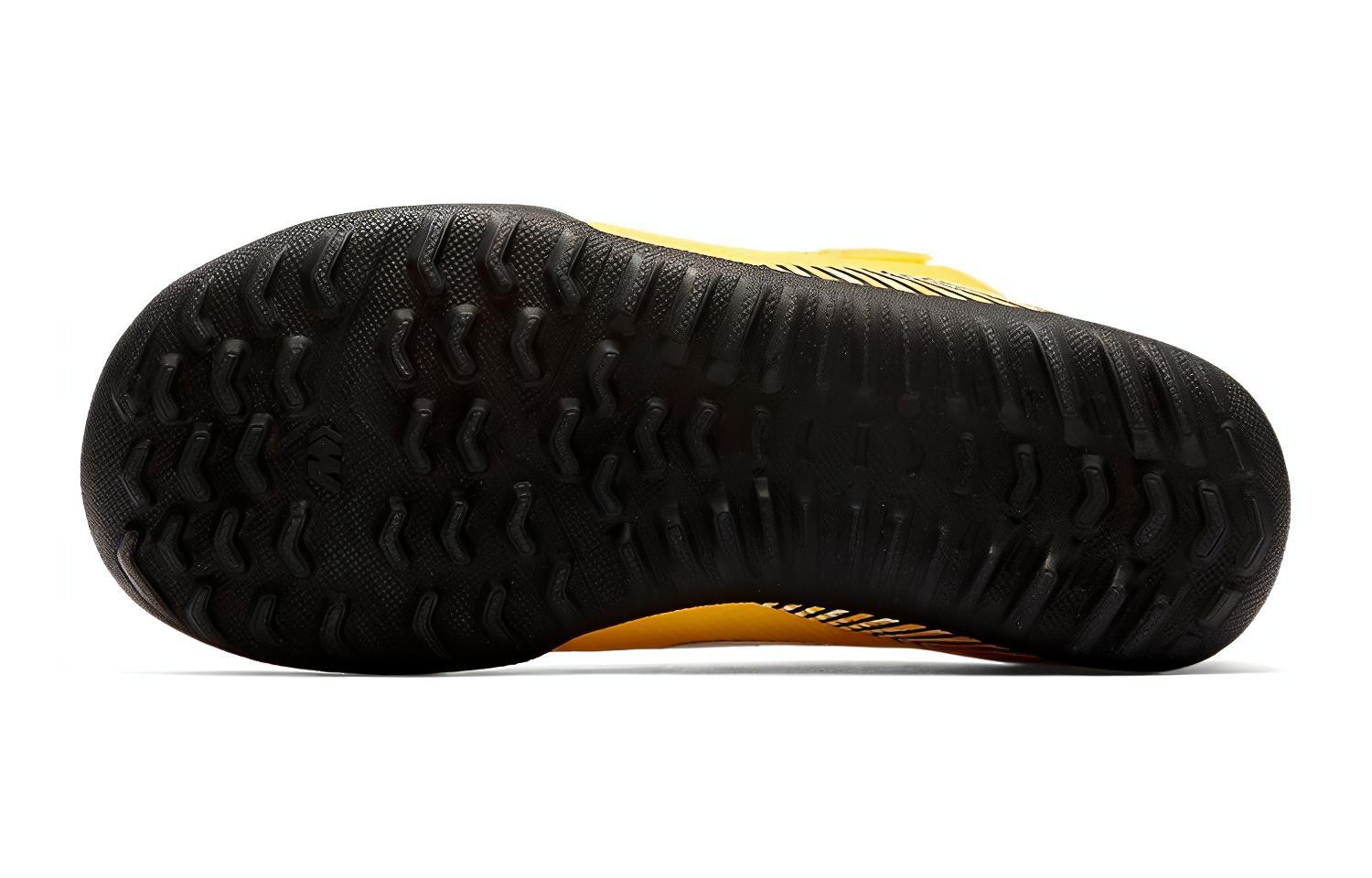 Shop 童鞋 Nike JR Vaporx 12 Club NJR TF 草地低筒足球鞋 黃色