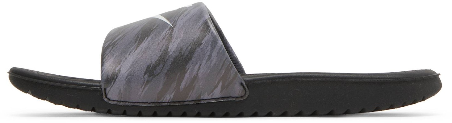(JR) Nike Kawa SE Slide 'Negro Camo Platino Puro'. DN3970-001 Lookbook (JR) Nike Kawa SE Slide 'Negro Camo Platino Puro'. DN3970-001