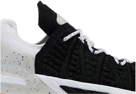 (JR) 나이키 르브론 18 "블랙 화이트 검" CW2760-007 Order (JR) 나이키 르브론 18 "블랙 화이트 검" CW2760-007