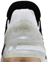 (JR) 耐克 LeBron 18 '黑白胶底' CW2760-007 Sizing (JR) 耐克 LeBron 18 '黑白胶底' CW2760-007