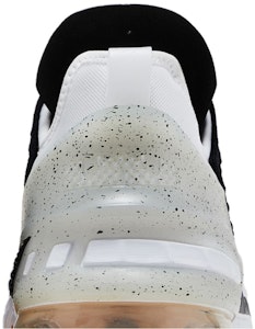 (JR) 나이키 르브론 18 "블랙 화이트 검" CW2760-007 Sizing (JR) 나이키 르브론 18 "블랙 화이트 검" CW2760-007