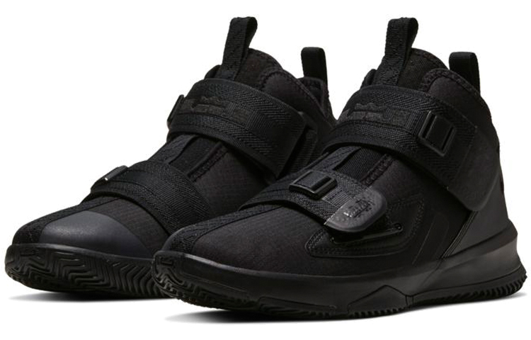 Lookbook (JR) Nike LeBron Soldier 13 BG ''Noir'' AR7585-004