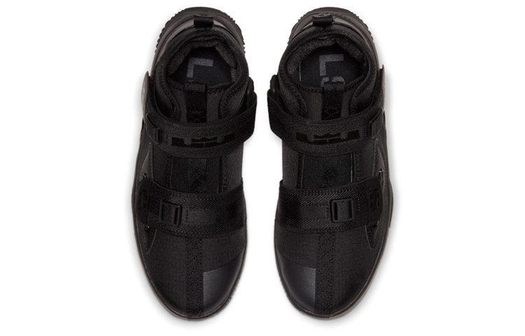 Shop (JR) Nike LeBron Soldier 13 BG ''Noir'' AR7585-004