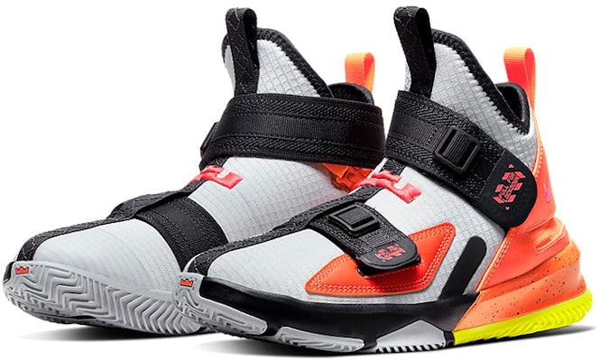 (Youth) Nike LeBron Soldier 13 Flyease 'Light Smoke Grey Crimson' CJ1317-066 Lookbook (Youth) Nike LeBron Soldier 13 Flyease 'Light Smoke Grey Crimson' CJ1317-066