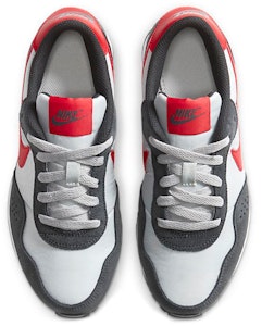 (JR) Nike MD Valiant 'Gris Oscuro Rojo Universitario' CN8558-003 Purchase (JR) Nike MD Valiant 'Gris Oscuro Rojo Universitario' CN8558-003