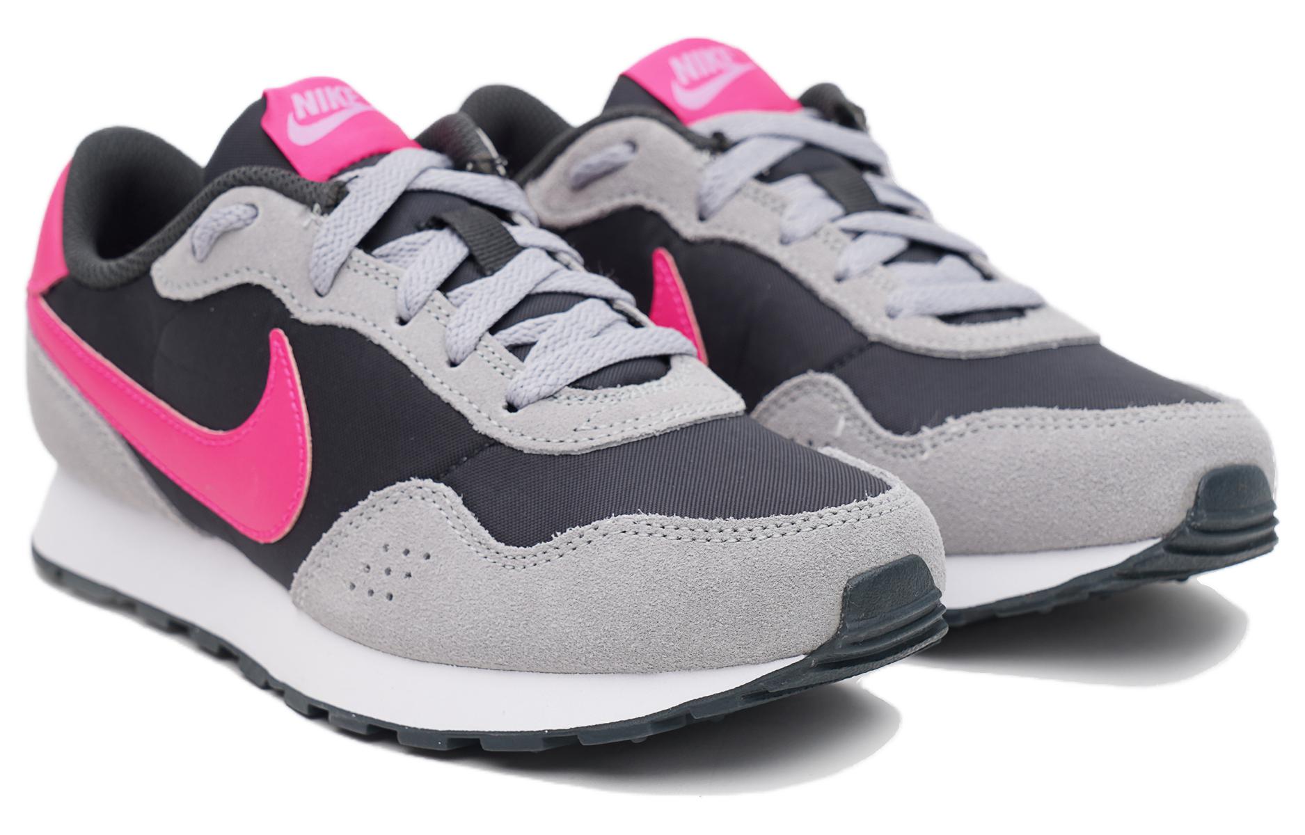 (Youth) Nike MD Valiant 'Dark Smoke Grey Fuchsia Glow' 圖 3