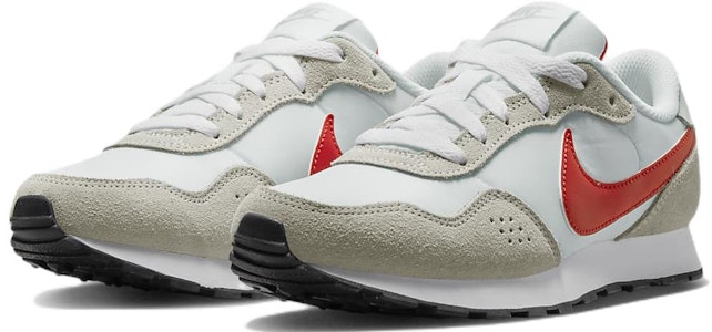 (JR) Nike MD Valiant 'Pure Platinum Picante Merah' CN8558-020 Lookbook (JR) Nike MD Valiant 'Pure Platinum Picante Merah' CN8558-020