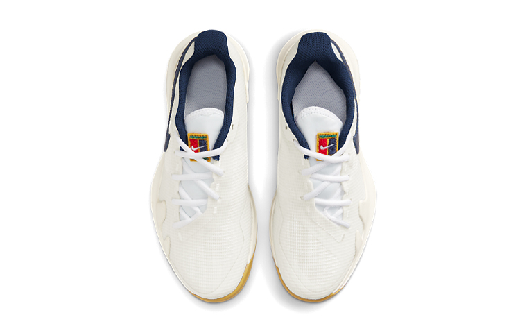 Shop 兒童 Nike Court Jr. Vapor Pro 防滑耐磨 低筒網球鞋 米白