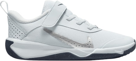 (Youth) Nike Omni Multi-Court 'Pure Platinum Metallic Silver' DM9026-004 (Youth) Nike Omni Multi-Court 'Pure Platinum Metallic Silver' DM9026-004