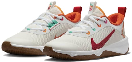 (青少年)Nike Omni 多用途球鞋「帆白多色」FD4630-161 Lookbook (青少年)Nike Omni 多用途球鞋「帆白多色」FD4630-161