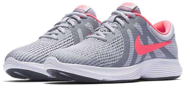 Nike 革命 4 (GS) 灰粉色 Lookbook Nike 革命 4 (GS) 灰粉色