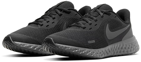 (JR) ナイキ レボリューション 5 黒アンスラサイト BQ5671-001 Lookbook (JR) ナイキ レボリューション 5 黒アンスラサイト BQ5671-001