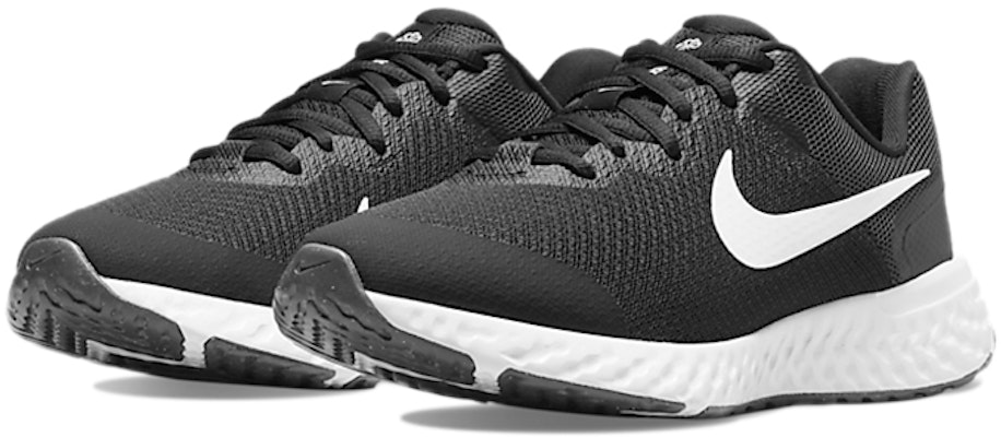 (JR) Nike Revolution 6 4E Wide 'Hitam Putih' DN8207-003 Lookbook (JR) Nike Revolution 6 4E Wide 'Hitam Putih' DN8207-003