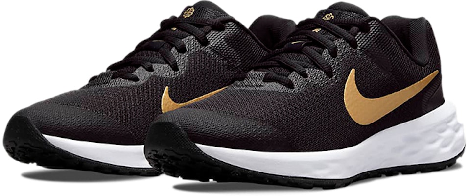 (JR) Nike Revolution 6 'Hitam Emas Metalik' DD1096-002 Lookbook (JR) Nike Revolution 6 'Hitam Emas Metalik' DD1096-002
