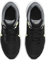 (JR) Nike Revolution 7 ''Hitam Barely Volt'' FB7689-006 Lookbook (JR) Nike Revolution 7 ''Hitam Barely Volt'' FB7689-006