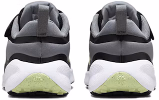 Shop (JR) Nike Revolution 7 '黑色微伏特' FB7690-006