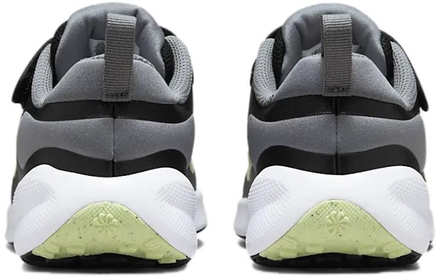 (JR) Nike Revolution 7 'Negro Barely Volt' FB7690-006 Shop (JR) Nike Revolution 7 'Negro Barely Volt' FB7690-006