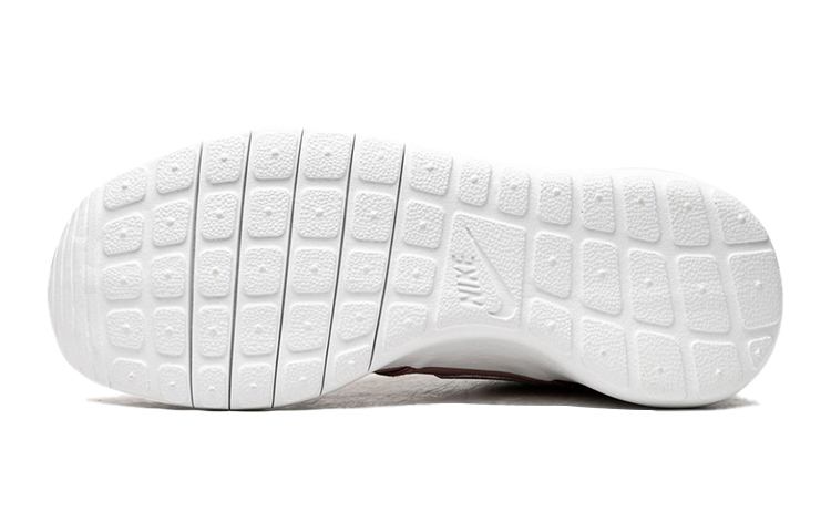 Shop Nike Roshe One 休閒 低筒 跑步鞋 GS 粉紅色