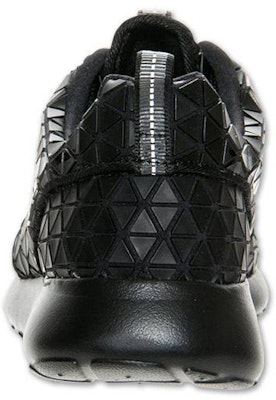 Nike Roshe Run Metric 黑色 (GS) Shop Nike Roshe Run Metric 黑色 (GS)