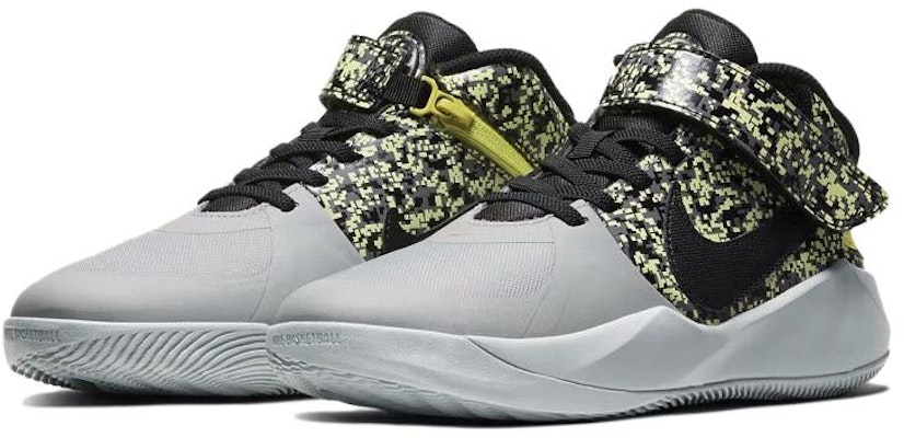 (Youth) Nike Team Hustle 'Grey Oreo Yellow' CU1519-001 Lookbook (Youth) Nike Team Hustle 'Grey Oreo Yellow' CU1519-001