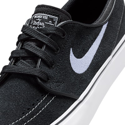 (Youth) Nike SB Stefan Janoski Black/Black/White/White 525104-029 Sizing (Youth) Nike SB Stefan Janoski Black/Black/White/White 525104-029