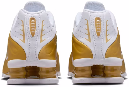 (JR) Nike Shox R4 ''金屬金'' CW2626-700 Lookbook (JR) Nike Shox R4 ''金屬金'' CW2626-700