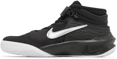 Nike Team Hustle D 10 FlyEase 中筒 復古籃球鞋 GS 黑紅 Lookbook Nike Team Hustle D 10 FlyEase 中筒 復古籃球鞋 GS 黑紅