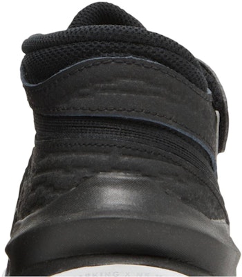 (Youth) Nike Team Hustle D10 FlyEase 'Black Metallic Silver' DD7303-004 Sizing (Youth) Nike Team Hustle D10 FlyEase 'Black Metallic Silver' DD7303-004