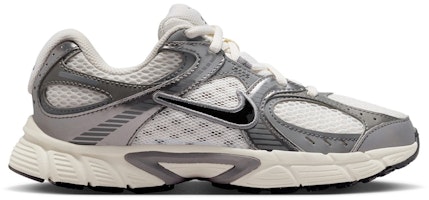 (Youth) Nike V5 RNR Phantom Pencil Point HQ6411-003 (Youth) Nike V5 RNR Phantom Pencil Point HQ6411-003