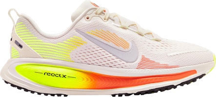 (Youth) Nike Vomero 18 'Phantom Hyper Crimson' HQ2157-003 (Youth) Nike Vomero 18 'Phantom Hyper Crimson' HQ2157-003