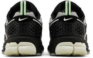 (JR) (청소년용) 나이키 보메로 5 '할로윈 - 스파이더' HQ3477-001 HQ3477-001 Details for (JR) (청소년용) 나이키 보메로 5 '할로윈 - 스파이더' HQ3477-001 HQ3477-001