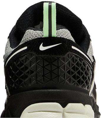 (Youth) Nike Vomero 5 'Halloween - Spider' HQ3477-001 Sizing (Youth) Nike Vomero 5 'Halloween - Spider' HQ3477-001