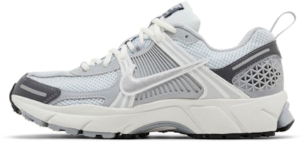 (JR) ナイキ ボメロ 5 "プラチナメタリックシルバー" HF6998-002 Lookbook (JR) ナイキ ボメロ 5 "プラチナメタリックシルバー" HF6998-002