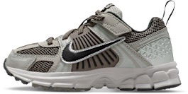 nike-vomero-5-college-gray-cave-stone-metallic-silver-black-hf-6999-010