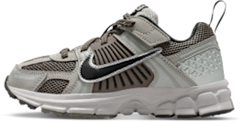 (JR) 나이키 보메로 5 컬리지 그레이/케이브 스톤/메탈릭 실버/블랙 HF6999-010 Buy (JR) 나이키 보메로 5 컬리지 그레이/케이브 스톤/메탈릭 실버/블랙 HF6999-010