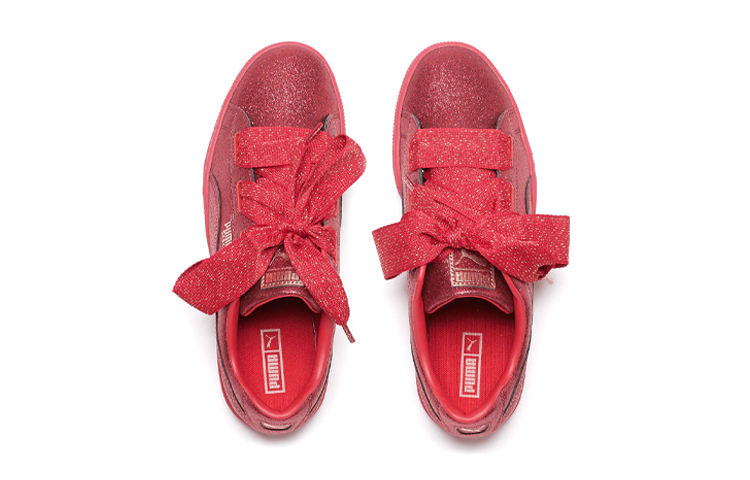 Lookbook (JR) Puma Basket Heart Zilveren Lage Sneakers Rood 367630-01