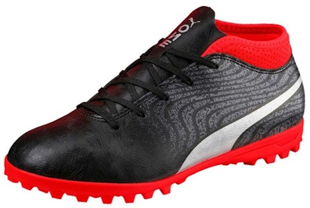 (JR) プーマ ワン 18.4 TT 黒/赤/銀 104562-01 Lookbook (JR) プーマ ワン 18.4 TT 黒/赤/銀 104562-01