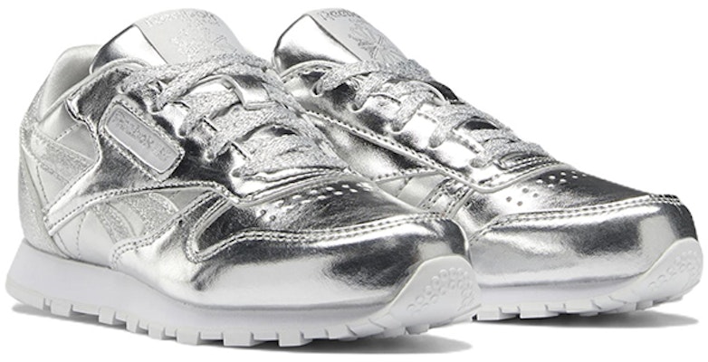 (JR) リーボック クラシックレザー シルバーメタリック GZ5675 Lookbook (JR) リーボック クラシックレザー シルバーメタリック GZ5675