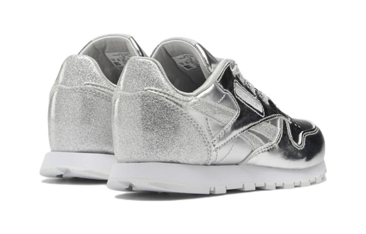 Shop (青少年款) Reebok 經典皮革銀色金屬 跑鞋 GZ5675