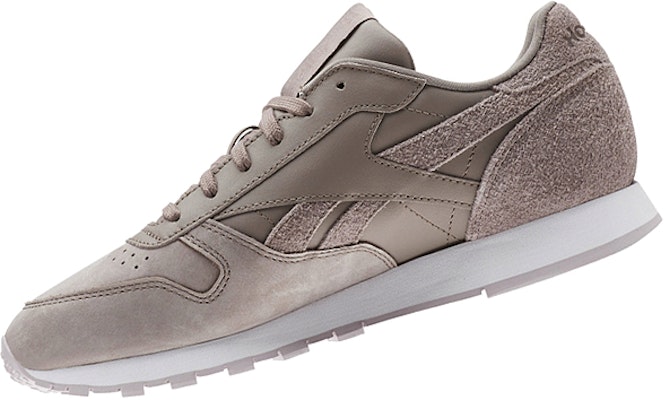 (JR) Reebok Classic Low 'Gris Rosa' CN2961 Lookbook (JR) Reebok Classic Low 'Gris Rosa' CN2961