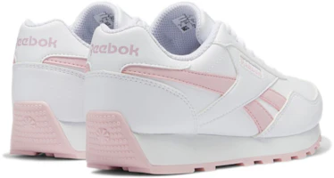Shop 大童 Reebok Royal Rewind Run 舒適耐操跑步鞋 雲白