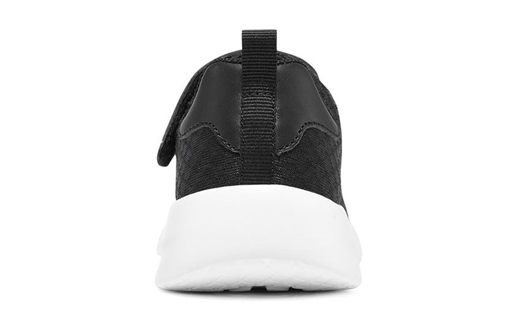 Shop 大童 Skechers Dynamight 2.0 輕便透氣 低筒運動休閒鞋 黑色