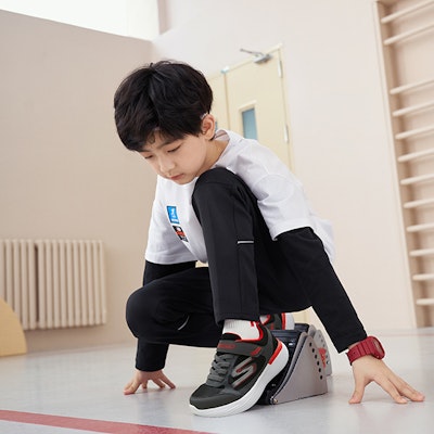 (Youth) Skechers Go Run 400 V2 'Grey Red Black' 405104L-BKRD Sizing (Youth) Skechers Go Run 400 V2 'Grey Red Black' 405104L-BKRD