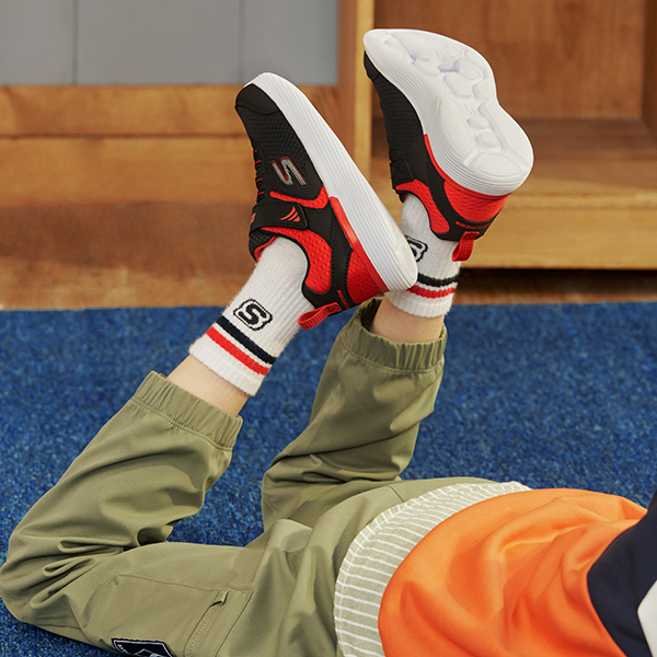 Sizing (JR) Skechers Go Run 400 V2 Darvix ''Schwarz Rot'' 405102L-BKRD