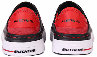 Shop 大童 Skechers Guzman Steps 輕便洞洞鞋舒適一腳蹬涼鞋 黑色