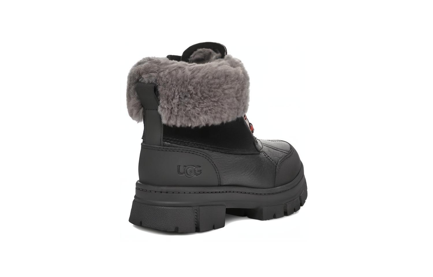 Lookbook (JR) UGG Stivale Ashton Addie ''Nero'' 1143666K-BLK