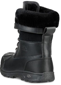 UGG Butte 2 舒適保暖羊毛雪地靴 大童 黑色 Lookbook UGG Butte 2 舒適保暖羊毛雪地靴 大童 黑色
