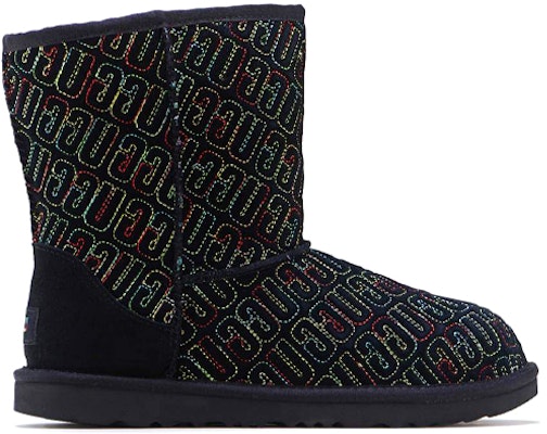(JR) UGGクラシック2 グラフィックブーツ (黒) 1112383K-BLK Order (JR) UGGクラシック2 グラフィックブーツ (黒) 1112383K-BLK
