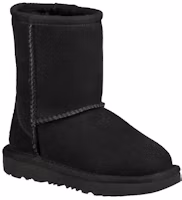 Lookbook UGG 經典 II 英倫簡約休閒中筒雪靴 小童 黑色