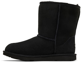 (JR) UGG Classic II Boot Hitam 1017703K-BLK Lookbook (JR) UGG Classic II Boot Hitam 1017703K-BLK